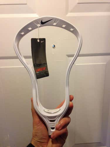 NWT Nike Lakota U