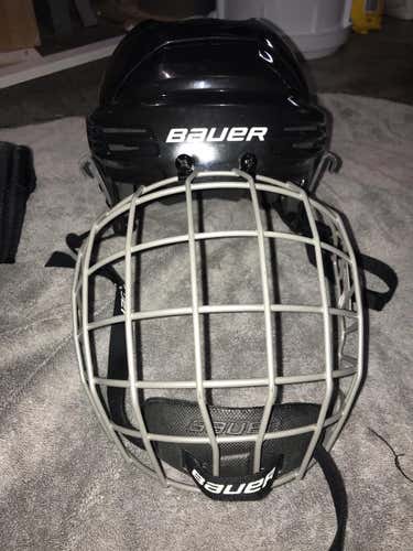 Bauer Hockey Helmet 2100 Large With Cage