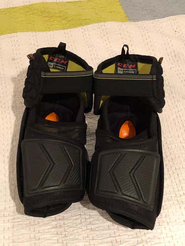 CCM Tacks 6052 Elbow Pads