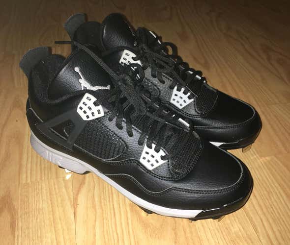 *NO TRADES* NWOT Nike Air Jordan Retro IV Metal Cleats