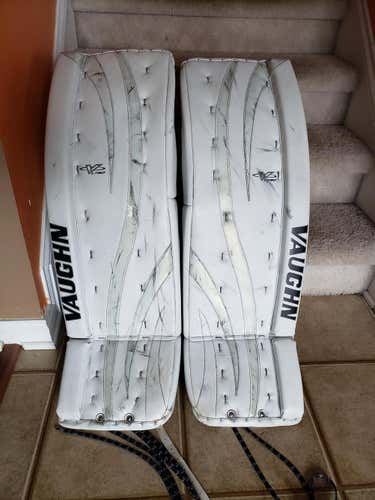 Vaughn Goalie Leg Pads Senior Ventus LT80