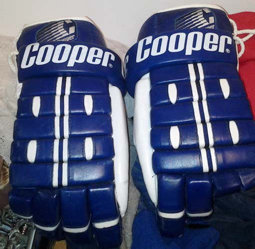 Vintage Hockey Gloves - Cooper Toronto Maple Leafs