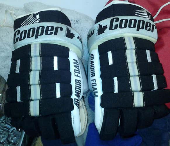 Vintage Hockey Gloves - LA Kings  Cooper Pro Stock