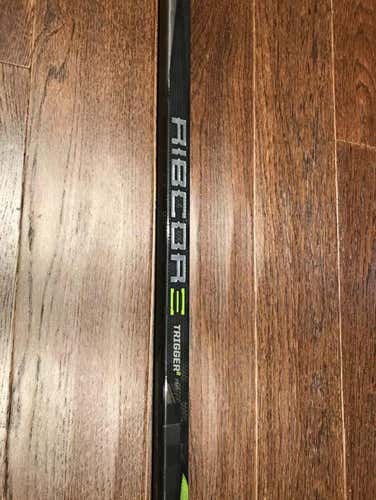 CCM Trigger 2s RH P28 McDavid 80 Flex