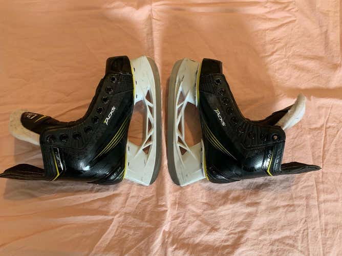 CCM 3052 Tacks Size 1 Skate