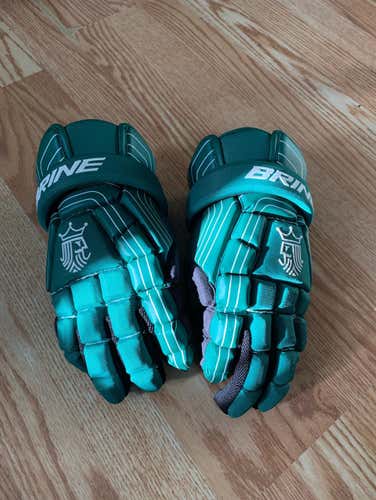 Brine King Super light Gloves Size 13 Great Shape!