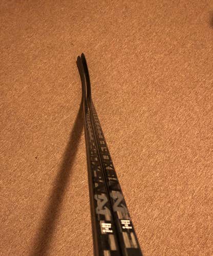 New Pro Stock Bauer Nexus 8000 Right Hand 82 Flex Grip Two Pack