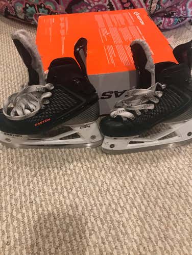 Easton Mako m8 3.5 Hockey Skate