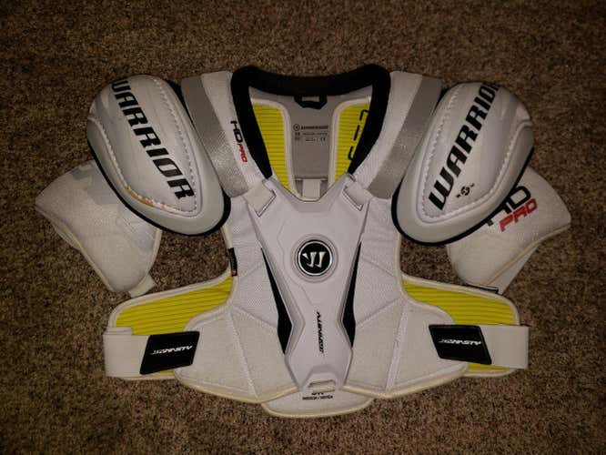 Warrior Dynasty HD Pro Shoulder Pads Senior Medium