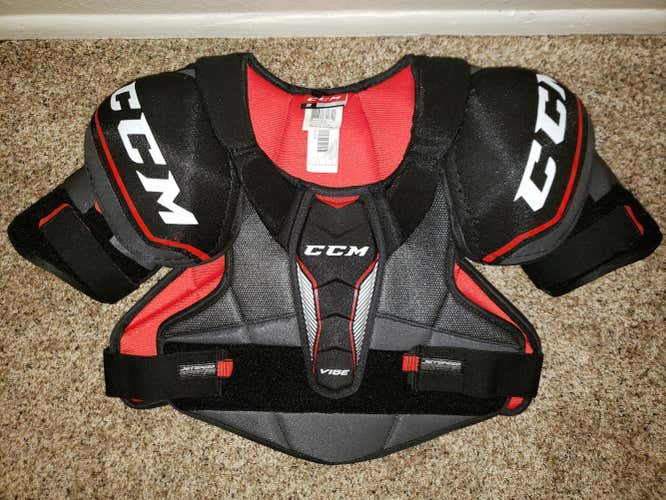 New CCM Shoulder Pads Senior Large