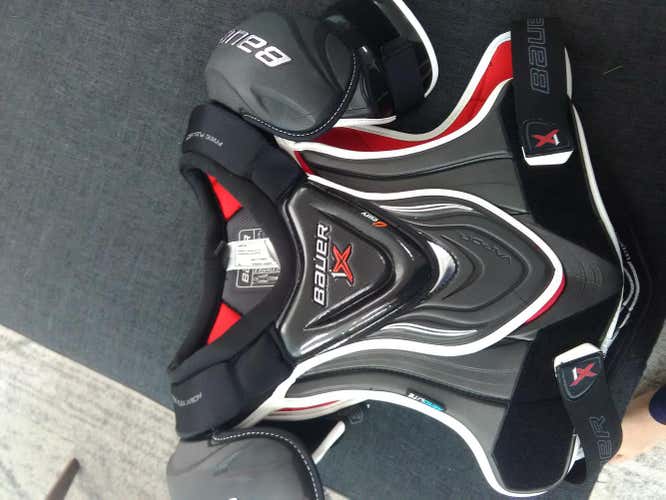 Bauer 1x shoulder pads