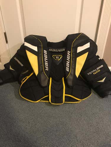 Bauer TotalOne NXG Chest Protector