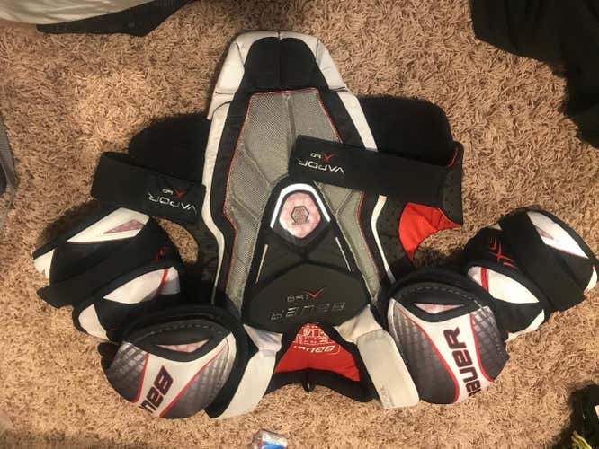 Bauer Shoulder Pads Senior