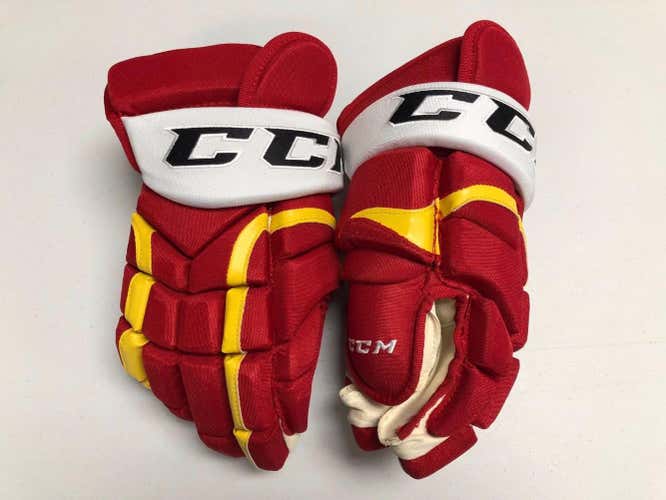 NEW! CCM 10K CALGARY FLAMES RETRO NHL PRO STOCK RETURN HOCKEY PLAYER GLOVES 14"