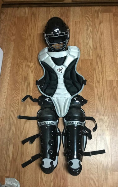 Easton Catcher's Protective Gear Youth