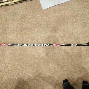 Luc Robitaille Autographed Los Angeles Kings New Easton Stick Lefty Mid 81 - 85 Senior