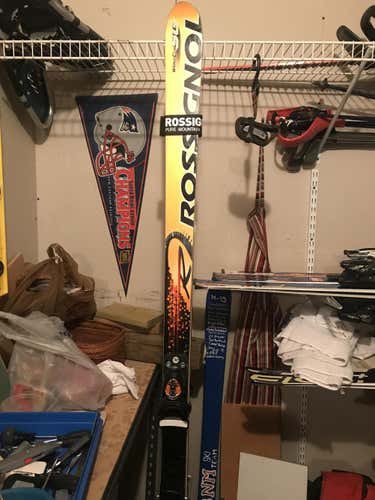 Rossignol SG/DH racing skiis w bindings