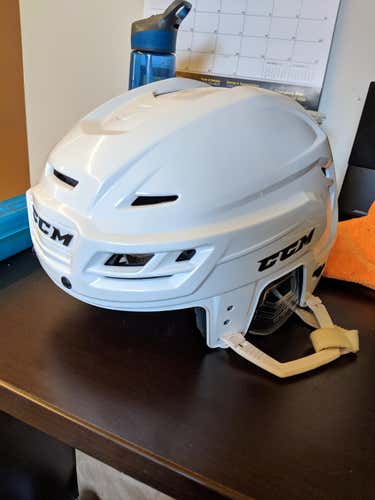 CCM Resistance Helmet - Size Large (L)