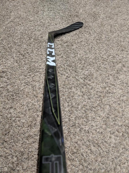 CCM Trigger ASY Stick - Senior Right (R) - P29 Curve 75 Flex