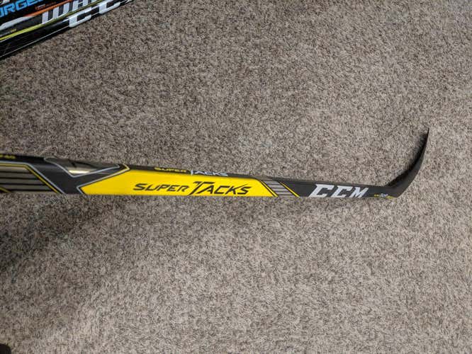 CCM Super Tacks Stick - Senior Right (R) - P40 Curve 75 Flex