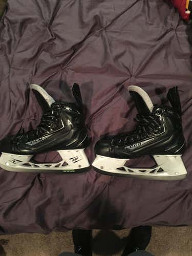 CCM Skates Senior Size 10.5 EE