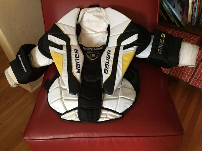 Almost New! Bauer Supreme 1.9 Chest Protector-Intermediate Small