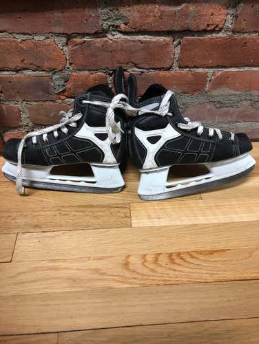 CCM 192 Jr Hockey Skates - 2.5 - RSS68