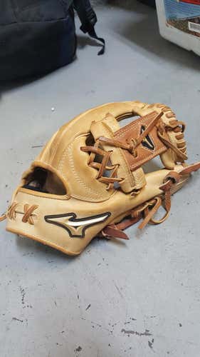 Mizuno Global Elite Glove Adult