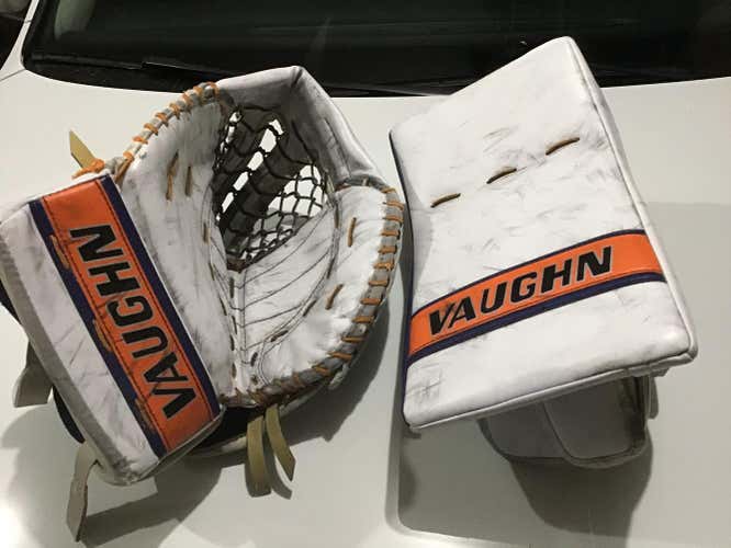 Pro Stock NHL Vaughn V7 Pro Carbon XF Goalie Glove & Blocker Regular Senior KW signed