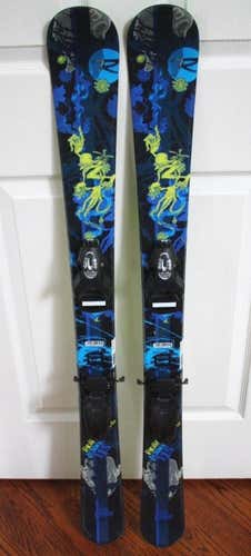 ROSSIGNOL JUNIOR SKIS SIZE 115 CM WITH ROSSIGNOL BINDINGS