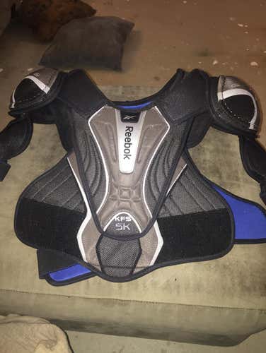 Reebok 5K Shoulder Pads Size M
