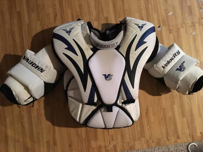 Vaughn Velocity V5 7490i Goalie Chest Protector Intermediate Large