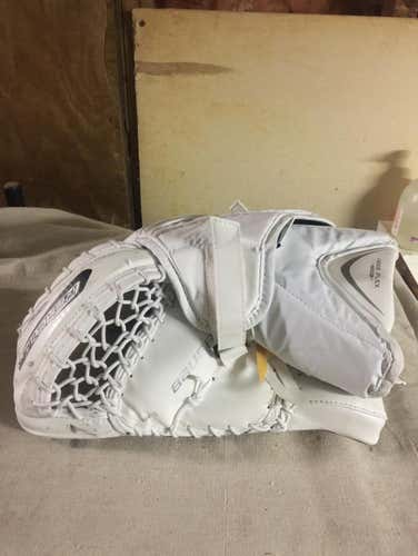 Bauer 5000 Full Right Glove And Blocker