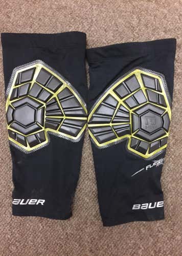 Bauer Elite Padded Goalie Knee Guards Senior (LG)