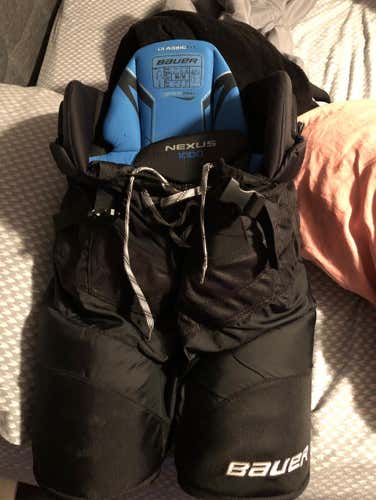 Bauer Nexus 1000 Senior Medium
