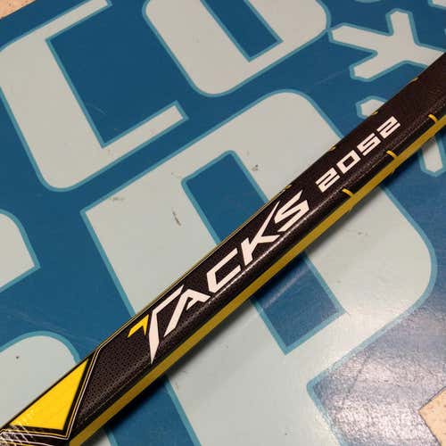 New CCM Tacks 2052 / Left P40 Hossa 85 Flex Senior Stick