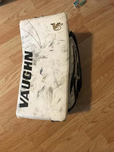 Vaughn Velocity V5 Goalie Glove & Blocker Regular