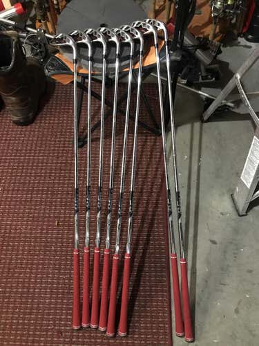 Cobra Iron Set Righty
