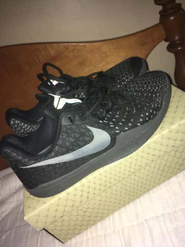 Kobe Mamba Instinct Mens Size 11
