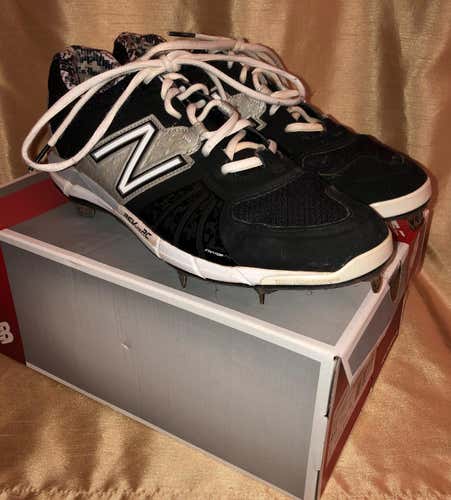 New Balance Men’s 9.5 Metal Cleats
