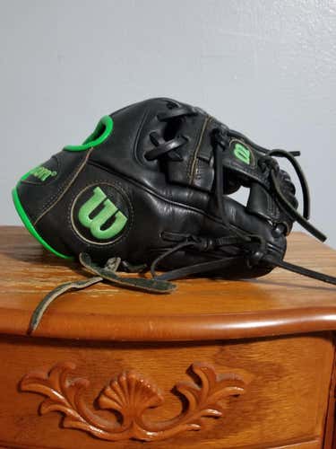 Wilson A1K Glove Kid Pitch (9YO-13YO)