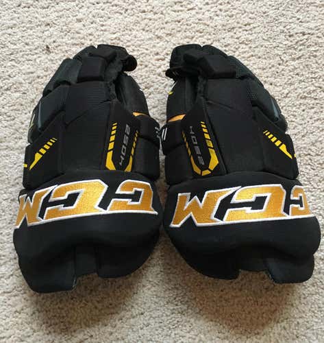 CCM Tacks Gloves