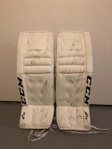 CCM Extreme Flex 3.9 Speedskin Goalie Leg Pads