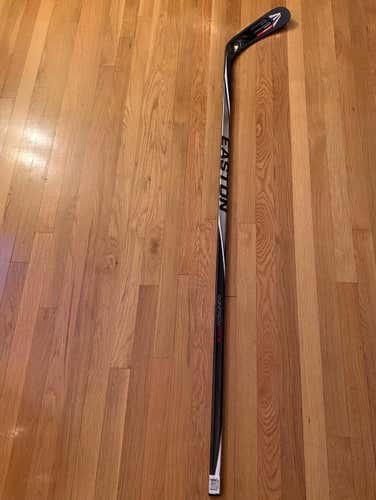 Brand New Easton Synergy HTX Right E3 65 Flex Lie 5 Grip
