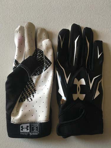 New Under Armour F4 Receiver Gloves Black Size Medium