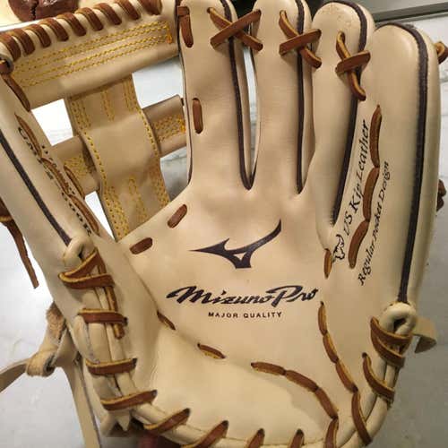 New Mizuno Pro Glove 11.75, looking to trade