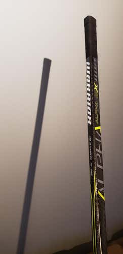 New Warrior Alpha QX Stick Righty Mid 66 - 70 Intermediate