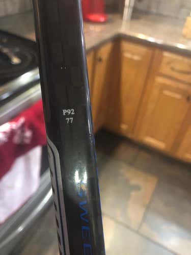 Bauer Nexus 1000 Stick Righty Toe 76 - 80 Senior