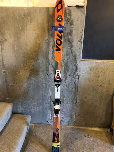 Volkl Racetiger World Cup GS 176 with Marker XCELL 12 Bindings