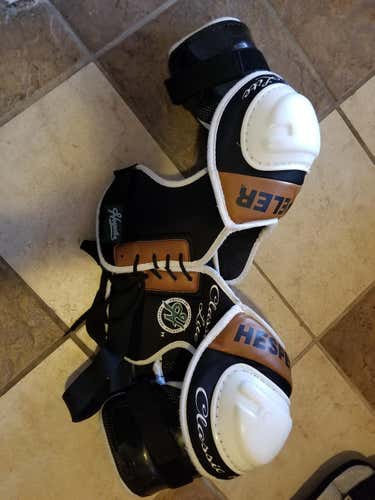 Hespeler Classic Light Shoulder pads